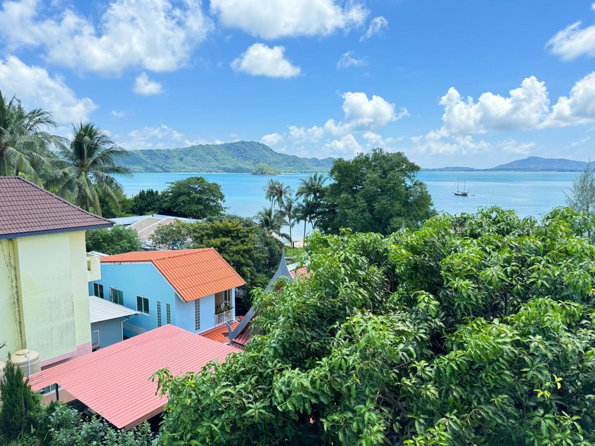 Sea Dreamer Beachfront Apartments Phuket Esterno foto